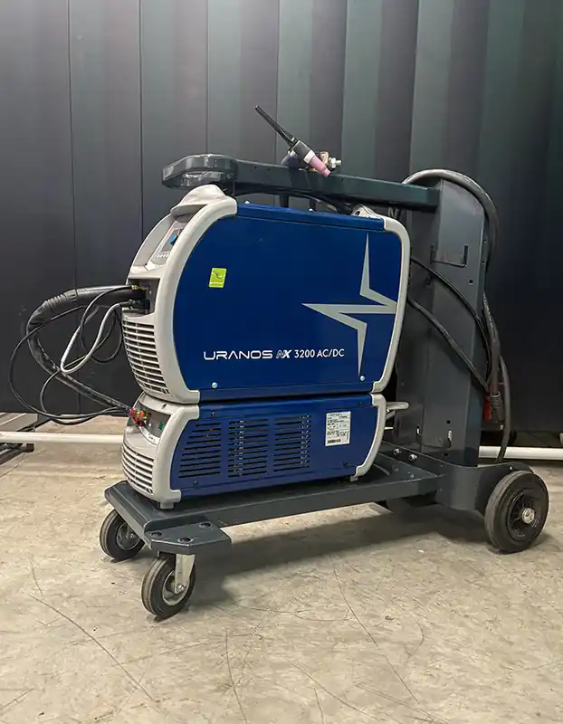 Pouze Dnes WIG-Schweißstromquelle BÖHLER URANOS NX 3200 AC/DC 320 A, wassergekühlt