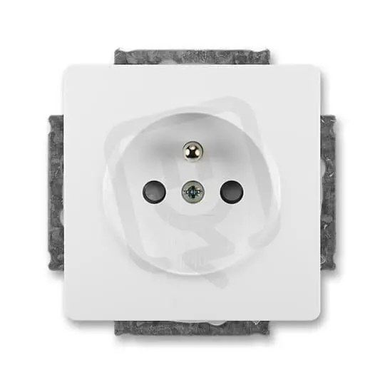 Zásuvka ABB SWING (L) s ochranným kolíkem s clonkami jasně bílá 5518G-A02359 B1 Výhodná Nabídka