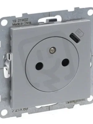 Hit Sezóny SUNO HLINÍK ZAPUŠTĚNÁ ZÁSUVKA 2P+T S USB NABÍJEČKOU TYPU C LEGRAND 721389