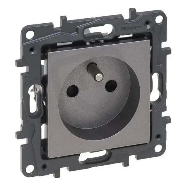 NILOÉ STEP ZÁSUVKA 2P+T S CLONKAMI OCEL LEGRAND 863433 Vrácení Zdarma