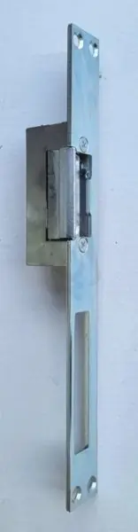 4FN 877 16 zámek el. Oblíbený